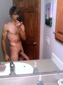 myfavoritetwinks:  Good lord I want you!!! 