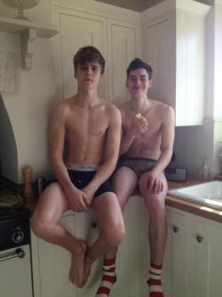 cuteguyss:  Kitchen Cuties