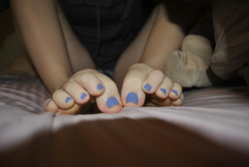 riahsky:periwinkle nailpolish, I want it but Ivy lost it and my beautiful moccasins that have surpri