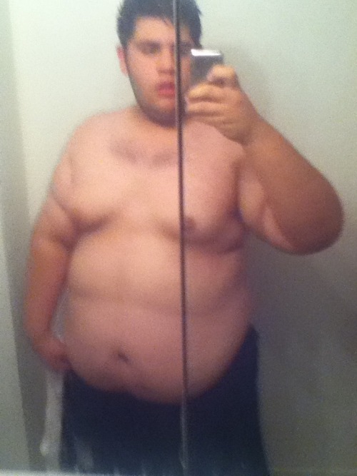 bearlynewgaymer: Topless Tuesday