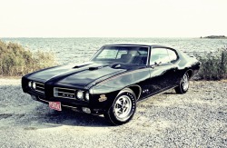 theoldiebutgoodie:  1969 Pontiac GTO. 