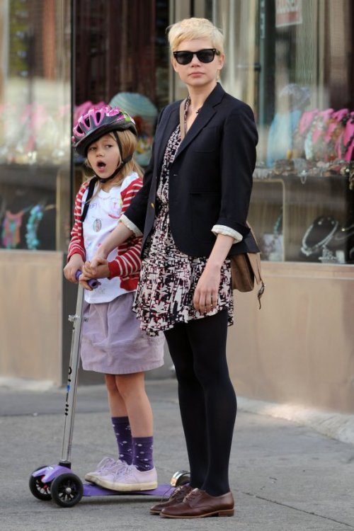   Michelle Williams with her and Heath Ledger’s daughter Matilda out in NYC, April 14th   He’s there!!!! In her eyes, oh my gosh.  