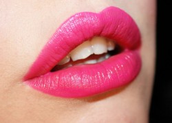  nothing like juicy sexy lips 8)