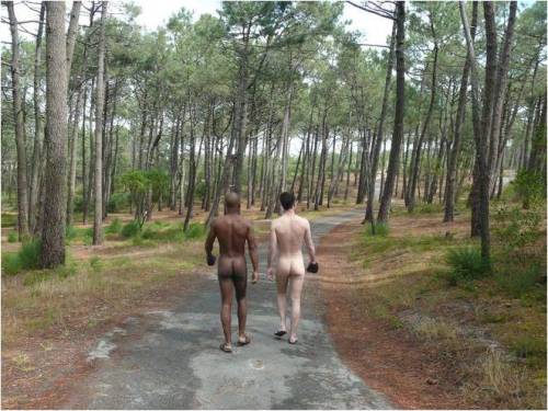 http://nudehkng.tumblr.com/post/36079319777