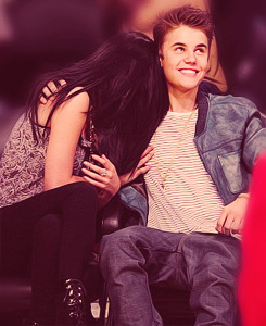 mavalovera:  wonderlass:  amazing  mavalovera:  I miss ZANESSA. Omg bring me back