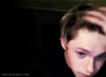 niall mirando a demi 