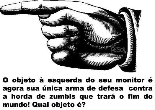 whateversays:  servantofevils2:  meu guarda-roupa ‘-‘   Meu roteador. ‘-‘