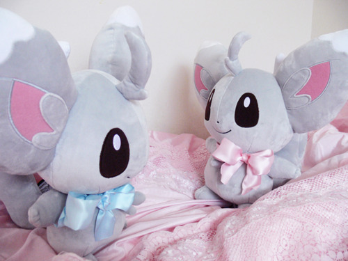 cutekawaiiness:＼(＾▽＾*)♥I also have two plushies of this little guy–BUT NOT LIKE THESE!!!! @.@ 
