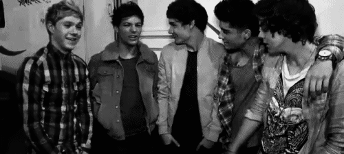 zaynlovesithard:  screwedupmezz:  monitchka:  seriously, be more obvious.  jealous