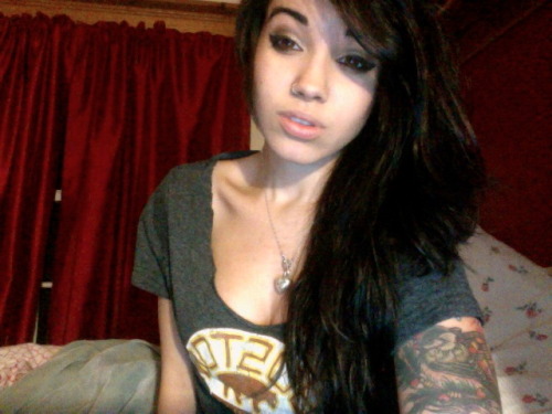 gh0sstt:  I don’t think there has been one picture you’ve posted where you don’t look flawless >.< 