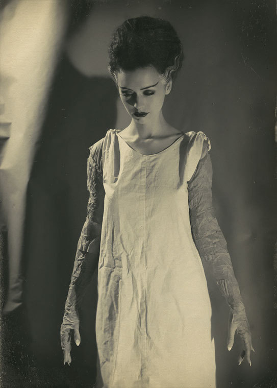 theblackcat79:  arcaneimages: Bride of Frankenstein pin-up shoot 