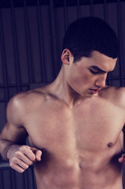 completelyfine:  http://completelyfine.tumblr.com Over 18,000 followers. Let’s hear it for the boy! 