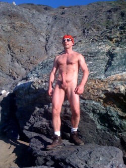 weiners-r-us:  I’ve seen him in some amateur vids before, not bad.  Rock hard&hellip;
