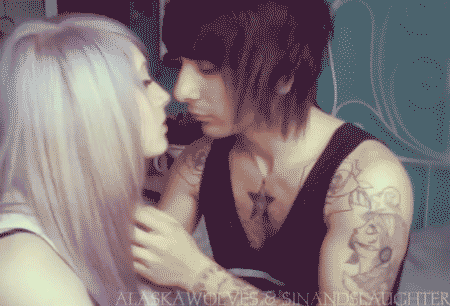 piercingsandolivia:  This is seriously the most adorablest relationship on tumblr. c’: 
