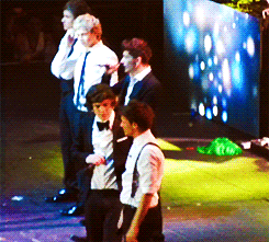 keepcalmandloveonedirection:  onedirectiononebandonedream:   x  I CANT  oh my gawd