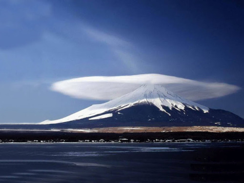 10 Very Rare Cloud Formations