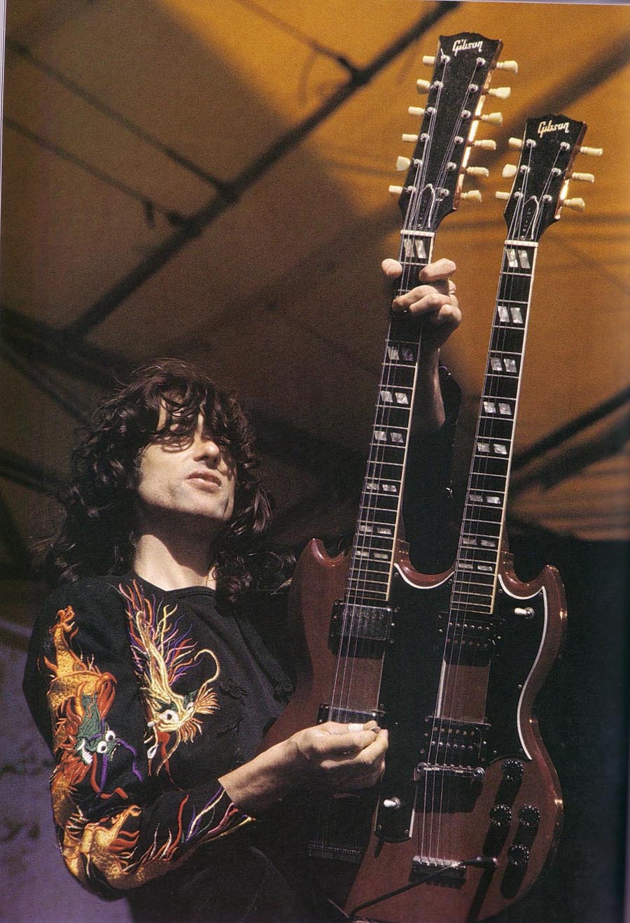Jimmy Page (con quella sua inutile e spocchiosa Gibson)