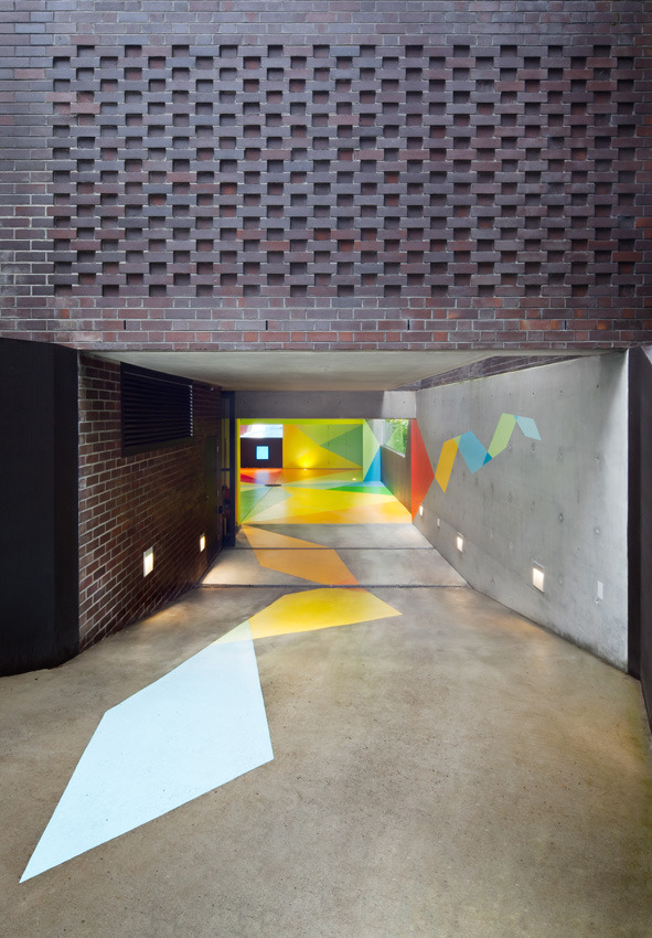 ardose:
“ AN ORDINARY PARKING GARAGE TURNED EXTRAORDINARY ”