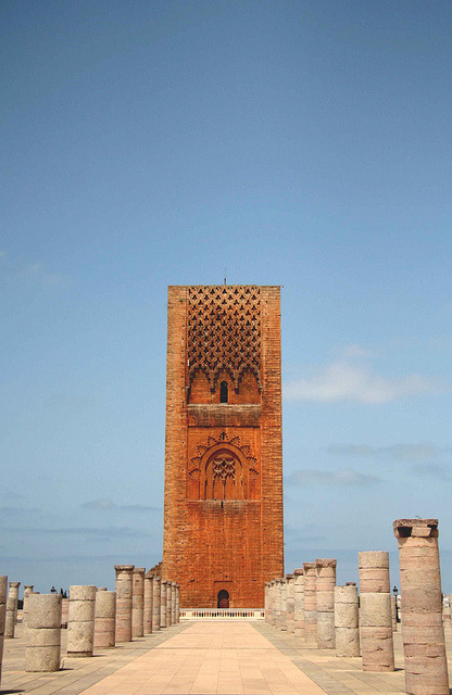 roxygen: La torre di Hassan by Photamo on Flickr. Rabat, Morocco