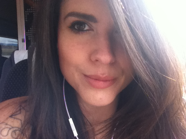 kleinjinx:  Do you know where I am heading to??? I am leaving to my hen party! Woohoo