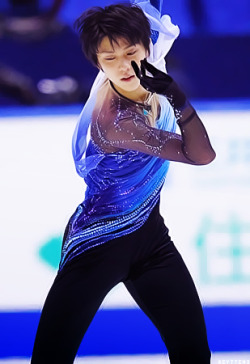 awomanfromitaly:   19-year-old japanese figure skater hanyu yuzuru @ rostelecom cup 2011   give.me.your.clothes. 