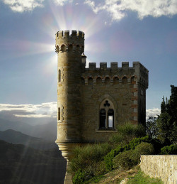 bluepueblo:  Cliffside Castle, Renne, France