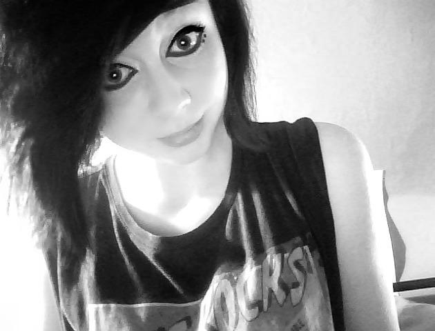 heyhihelloimisseh:  loveme cos i’m a creep. 