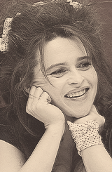 9 Pictures > Helena Bonham Carter Smile 