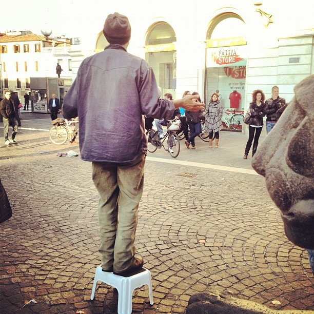 Speakers corner @ Caffè Pedrocchi -#igerspadova #polworld #italy  (Scattata con