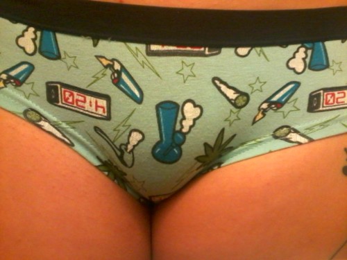 Porn photo simplem4th:  Happy 4:20:D  Her panties got