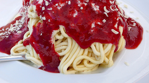 scaryoddblogger:  wagglingeyebrows: Spaghettieisis a German ice cream specialty
