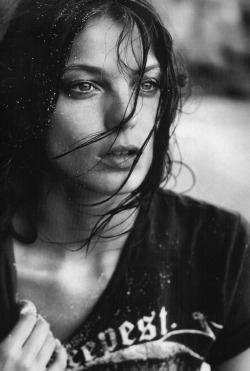 Daria Werbowy by Peter Lindbergh for Vogue Paris June/July 2007