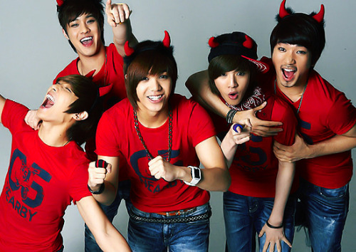 mandersyoo:  Forever love these boys. You know, MBLAQ is really popular in Korea yet it surprises me how they don’t have more MV views, whats up with that!? Especially when they always have FUCKING EPIC MV’s.  ”This is war.” is soo amazing! 