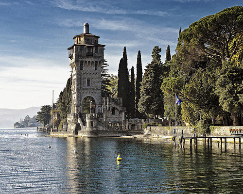 allthingseurope:  Gardone Riviera, Brescia, Italy (by Robert Schüller) 