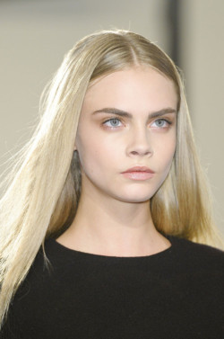 k-l-o-s-s:  beautiful cara  what a babe