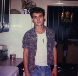  young Johnny Depp 