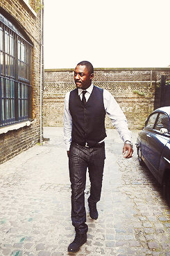 sea-dyke:  cijithegeek:  panasonicyouth:  your obligatory dose of this gorgeous man on my blog  You, sir, are in violation of curfew! Now, please, go sit in the corner!  Idris Elba for Doctor  Idris Elba for everything.