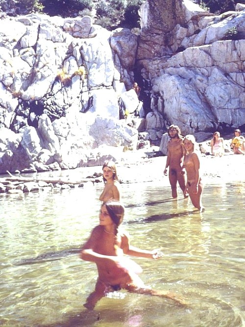 http://nudevintage.tumblr.com/post/21597094883