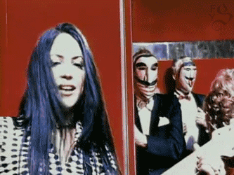 fuckyeahshakira:  Vintage Shakira. Pies Descalzos, Sueños Blancos (From the album Pies Descalzos)