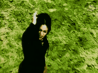 fuckyeahshakira:  Vintage Shakira. Pies Descalzos, Sueños Blancos (From the album Pies Descalzos)