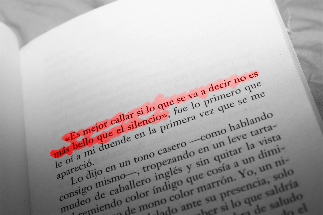 vio-lently:  es mejor callar si lo que vas a decir no es más bello que el silencio