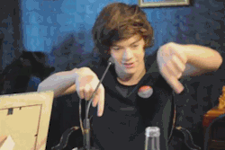 thefoodnoob:  onething-oneshotsx:  because you have to reblog a GIF of Harry talking about his own testicles.  makes me wonder if they do swing like that… 
