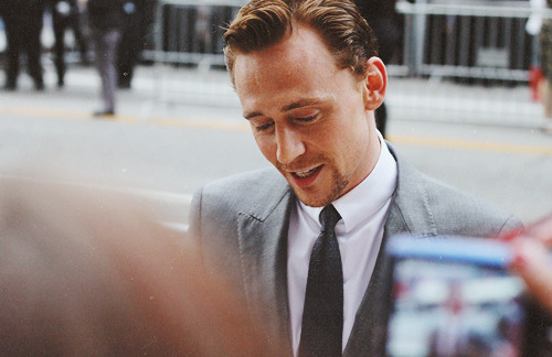 hiddlestonrobot:   