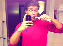submalik-deactivated20130516:  Liam and Zayn things~~ Sharing/Swapping clothes 
