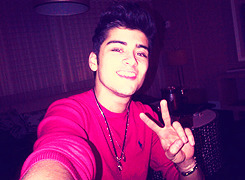 submalik-deactivated20130516:  Liam and Zayn things~~ Sharing/Swapping clothes 