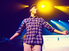 submalik-deactivated20130516:  Liam and Zayn things~~ Sharing/Swapping clothes 