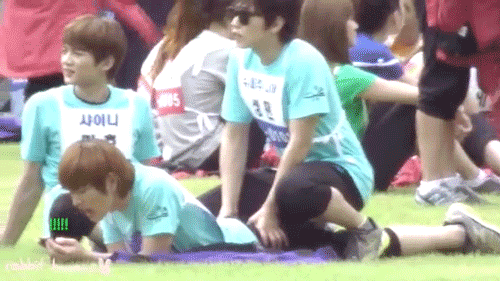 keyramel:  onew getting his ass massaged  i dont even know how to respond to this