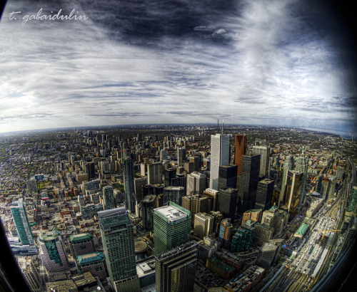 downtown toronto on Flickr.
Via Flickr:
View of downtown Toronto from CN Tower - 346 metres from the ground. 3 exposure steps at ISO 125