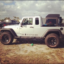 melvynray:  Sick jeep I saw today! Like a small pick up!! #jeep #jk (Taken with instagram) 