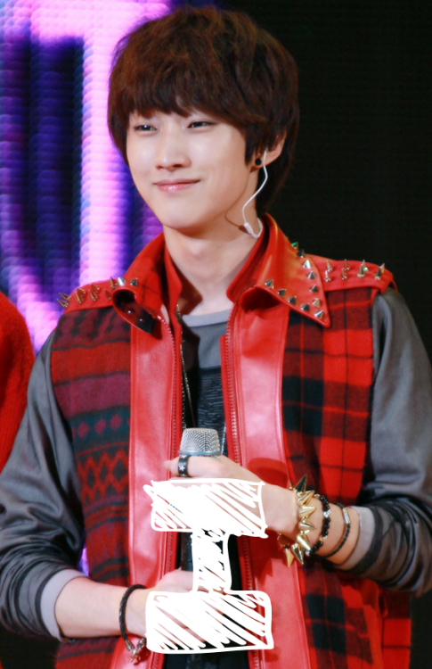jindeulchan-blog:  Only JY~ <3 